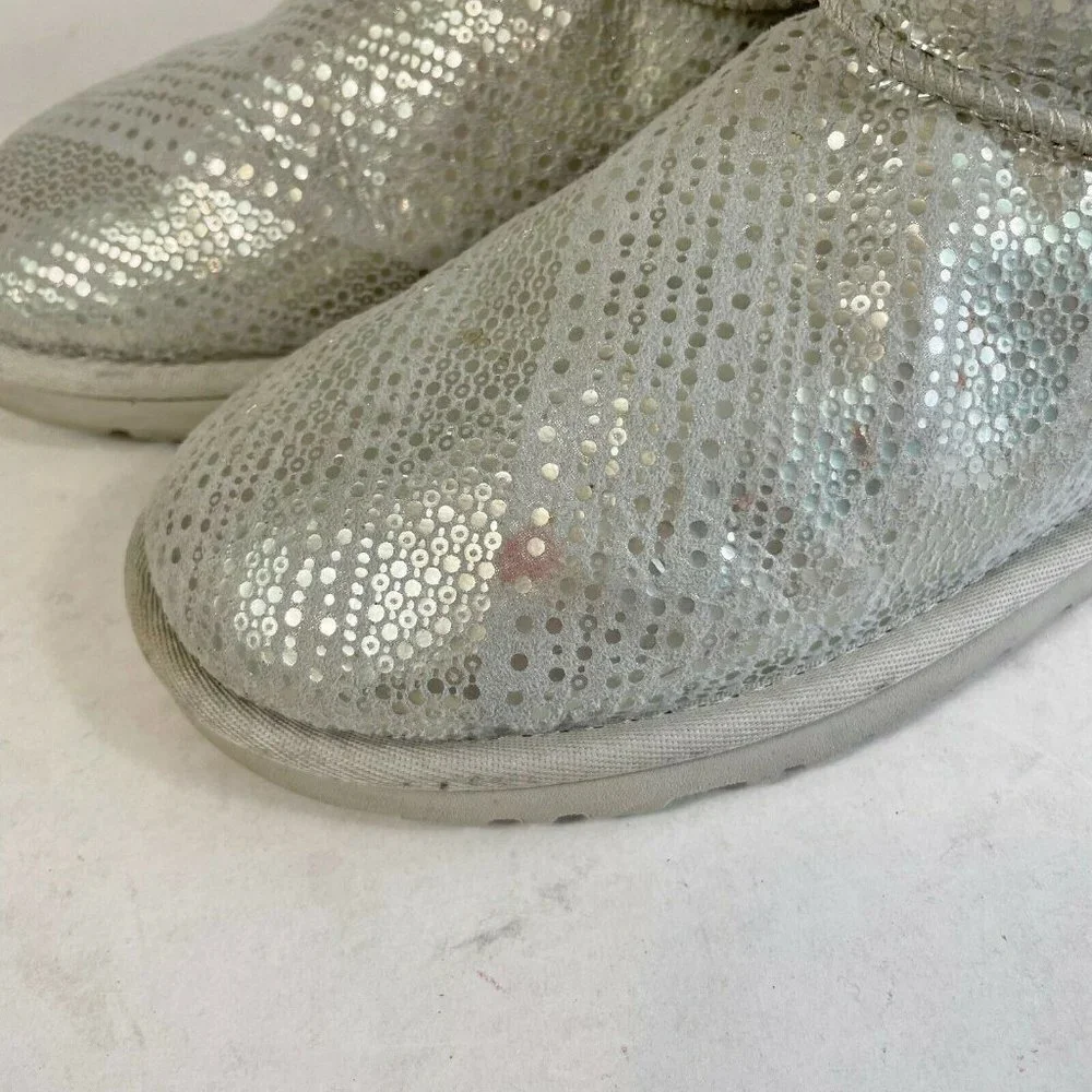 UGG Womens Bailey‎ Button Bling Sheepskin Boots Silver Sz 5 Fur Trim Suede Mid